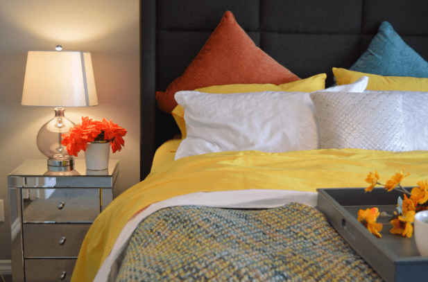 How to Create a Stylish Guest Setup with an Inflatable Mattress and Headboard